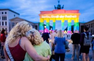 Queere Menschen sind eingeschüchtert, daran ist auch die aktuelle Politik schuld