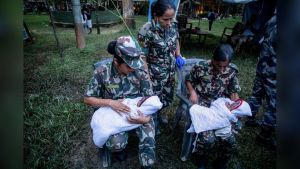 Reddingsoperatie Nepal en Tibet bemoeilijkt door regen en dreiging van nieuwe overstromingen