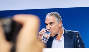 El PP da un cambio brusco a su discurso y llama ahora al cese de la violencia en Ceuta