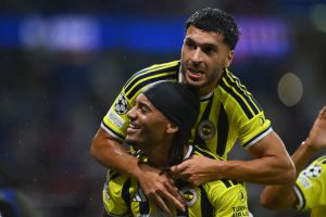 Fenerbahçe yeniden içeride