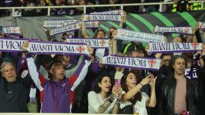 Cento anni di Fiorentina in un giorno solo. Le glorie a pranzo al Viola Park, poi la gara, lo show e i ricordi