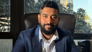 Moschea a Venezia, il leader dei bengalesi: «Diteci dove pregare»