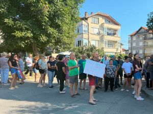 Крайморие се вдигна на протест! Не ни вземайте индивидуалните водомери