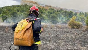 Novi požar kod Sjenice van kontrole, na Stolovima i dalje borba: Opasnost od vetra u Deliblatskoj peščari