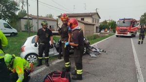 Schianto frontale a Corporeno: gravi due donne