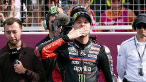 Bezzecchi batte i Marquez: è pole ad Aragon