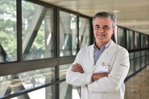 Henrique Salvador é homenageado no Legislativo baiano
