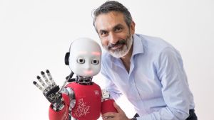 “Robot umanoidi in fabbrica contro l’inverno demografico”: l’Italia vuol copiare il Giappone /