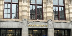 Financials doen goede zaken op groen Damrak