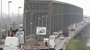 Putevi Srbije: Nije napukao noseći stub Pančevačkog mosta