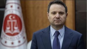 Adaletin Kapısını Halkın Derdine Açan Bir Bakan