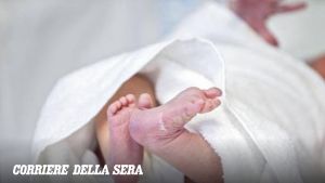 Pignataro Maggiore, neonato ritrovato in strada nel cuore della notte: portato al Santobono per accertamenti
