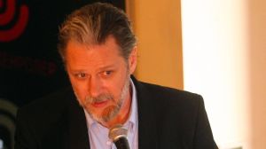 UDUS stao uz Dragana Mićanovića: „Apsolutna podrška za slobodu misli, govora i umetničkog stvaranja“