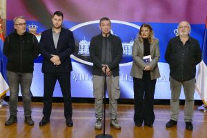 Ekološki ustanak: Stranački batinaši SNS „zavode red pesnicama“.