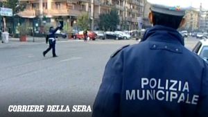 Napoli, automobilista settantaseienne travolge e uccide un pedone ottantenne