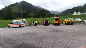 Crollo di roccia sulla Cima della Miniera a Sappada: alpinista ferito gravemente, complessi soccorsi tra le nubi