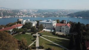 Boğaziçi’nin beyaz mitolojileri ya da Boğaziçi’nden bir Gazâlî veya Kant, bir İbn Haldun veya Toynbee çıkar mı?