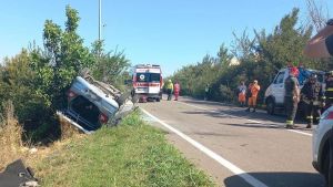 Si ribalta con l’auto nel fosso: grave 80enne