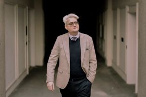 Søren Pind: Både Dolly Parton og kong Harald kan minde os om at påtage os livet der, hvor vi er