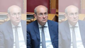 Τα ψέματα Χατζηδάκη για τους ελεύθερους επαγγελματίες: Τι έλεγε από τον Νοέμβριο του 2020 η περίφημη «έκθεση Πισσαρίδη»