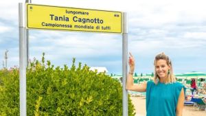 Baggio e Gerry Scotti dicono “No”: niente intitolazione sul lungomare di Jesolo