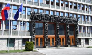 Pobudniki naj bi umaknili referendumsko pobudo o volilni pravici tujcev