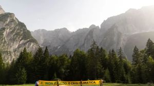 Sofferenza in alta quota: il ghiacciaio del Montasio cede al caldo e perde manto nevoso