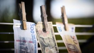 Lad os være ærlige: Vi sender millionbeløb til folk, der ikke skulle have dem