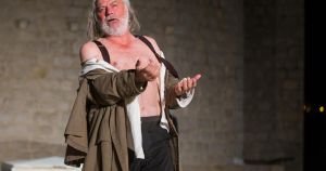 Rade Šerbedžija, Lear i njegovo kraljevstvo, trovano olovom i antimonom