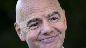 El estrangulamiento a Infantino desata una guerra civil en el fútbol mundial