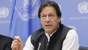 PCB warns Pakistan players against comments on former captain Imran Khan during England series