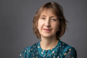 Dans la première de ses chroniques de la saison 2026-2027, Emmanuelle Giuliani fait le parallèle entre l’engouement populaire pour l’éclipse du 12 août dernier et la ferveur qui se dessine déjà avant la venue du pape en France.