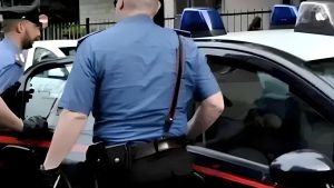 “La faccio finita”. Beve diserbante e chiama in caserma. Carabiniere lo rincuora, i colleghi lo rintracciano e gli salvano la vita