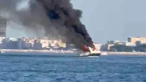 Yacht a fuoco: le prime fasi dell'incendio