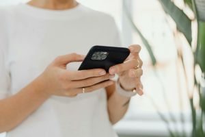 Whatsapp, nuova ondata di attacchi “zero-click”. I consigli della Polizia di Stato