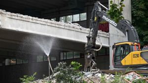 Il cantiere dell’ex Fiera entra nella fase più delicata: al via la demolizione del cemento armato