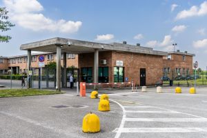 Inala il gas della bomboletta: detenuto muore nella notte nel carcere di Ferrara