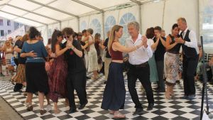 Kulturtage „Fließende Grenzen“: Tango & Frühstück auf der Laufenbrücke