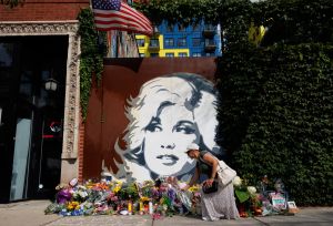 Clarence Page: Thank you, Dolly Parton, for your music, good humor and public service