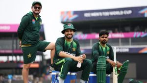 Mike Hesson set to replace Sarfaraz Ahmed as Pakistan's Test coach after England series