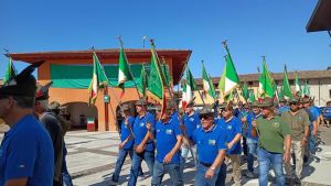 Novant’anni di storia, l’orgoglio degli alpini in corteo a Dignano