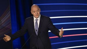 KNVB wil internationale top over toekomst FIFA zonder Infantino. ‘Vertrouwen is weg’