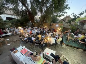 „Tradicija otpora“ okupila Zrenjanince: Pozorište bez podele na publiku i izvođače