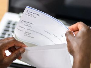 What to do when your paycheque suddenly shrinks, or disappears A layoff or less income can turn a steady budget upside down overnight. Here is how to regain control of your finances, and where to turn for help if you need it.