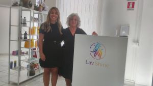 Livorno, il negozio che resiste nel rione delle saracinesche chiuse: il salone di via Passaponti è un simbolo