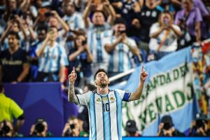 Lionel Messi announces retirement from national team