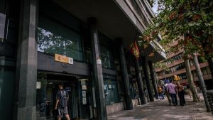 La renovación del DNI se atasca en Catalunya: sin fecha en las comisarías hasta octubre