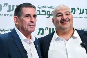 In unprecedented move, Abbas and Segalovitz announce joint run, bringing Jewish lawmaker to Arab party’s slate