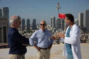 Rahm Emmanuel gives $550K to program training Palestinian doctors at Israeli hospital
