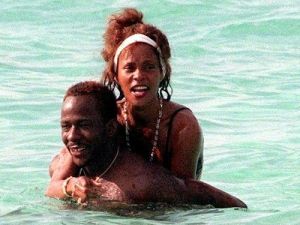 «Da Whitney Houston alla mamma di Musk. Quanti super vip curati nell’ospedale di Capri»